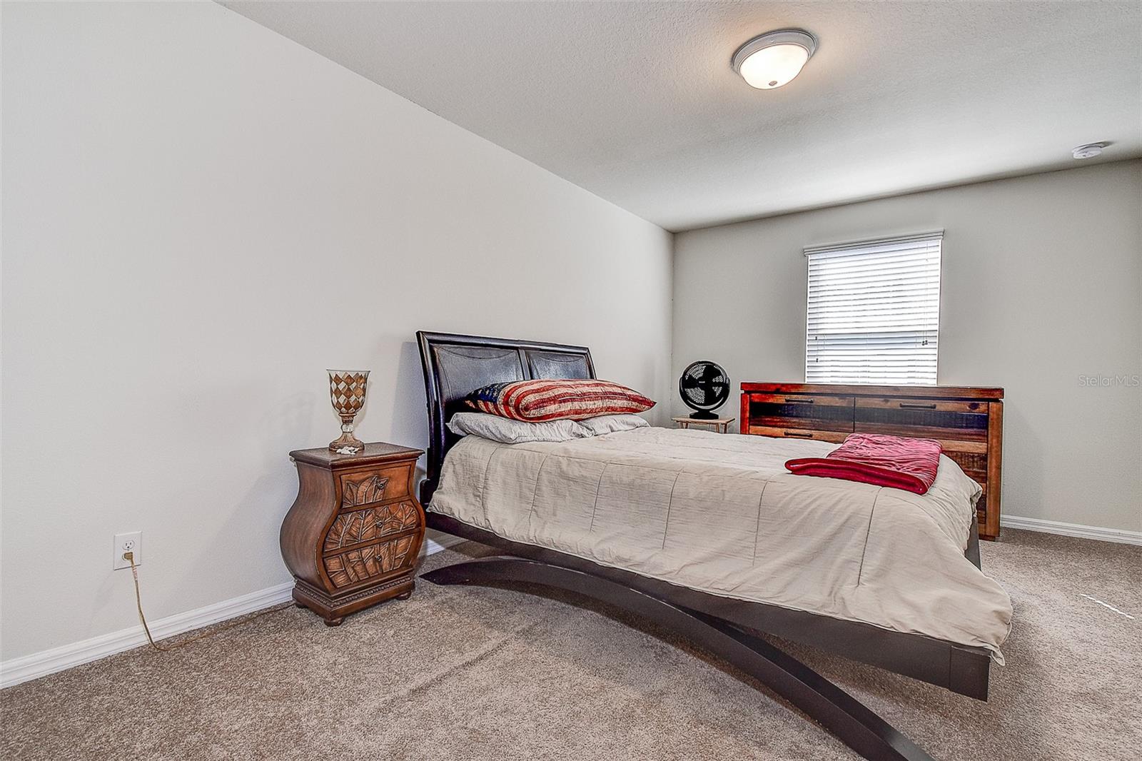 Image 23 of 41 For 5333 Sylvester Loop