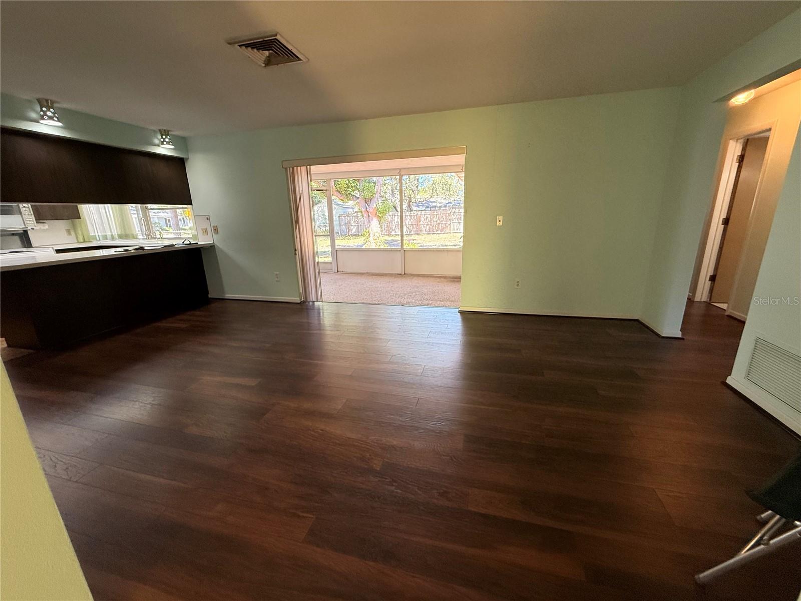 Image 10 of 42 For 13397 86th Avenue