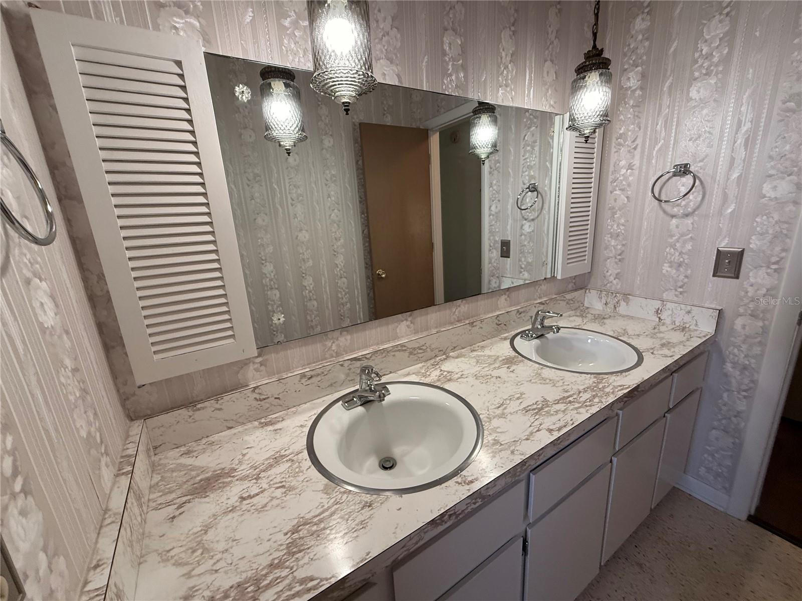 Image 33 of 42 For 13397 86th Avenue