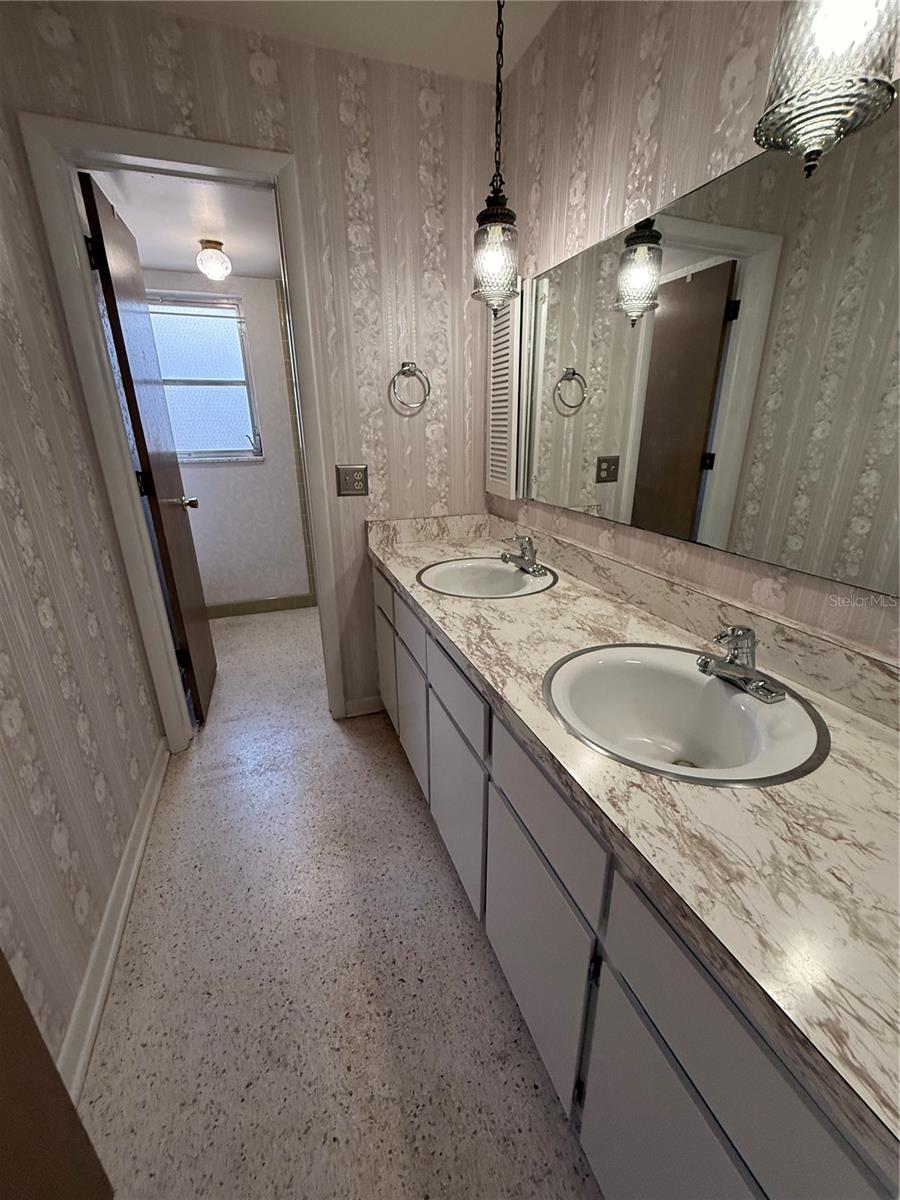 Image 34 of 42 For 13397 86th Avenue