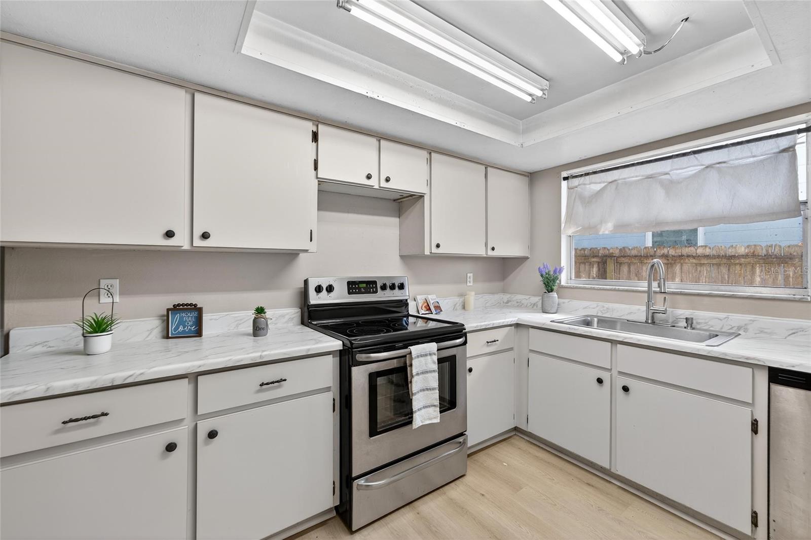 Image 15 of 68 For 1712 Village Court
