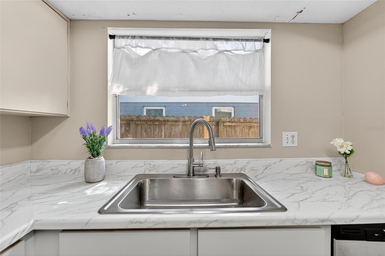 Image 17 of 68 For 1712 Village Court