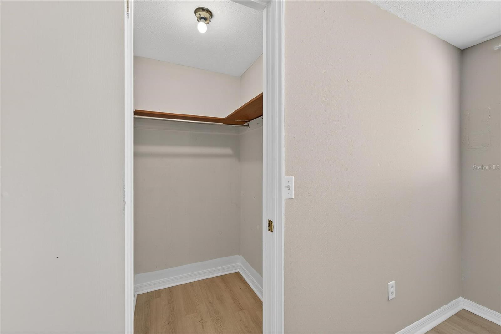 Image 32 of 68 For 1712 Village Court
