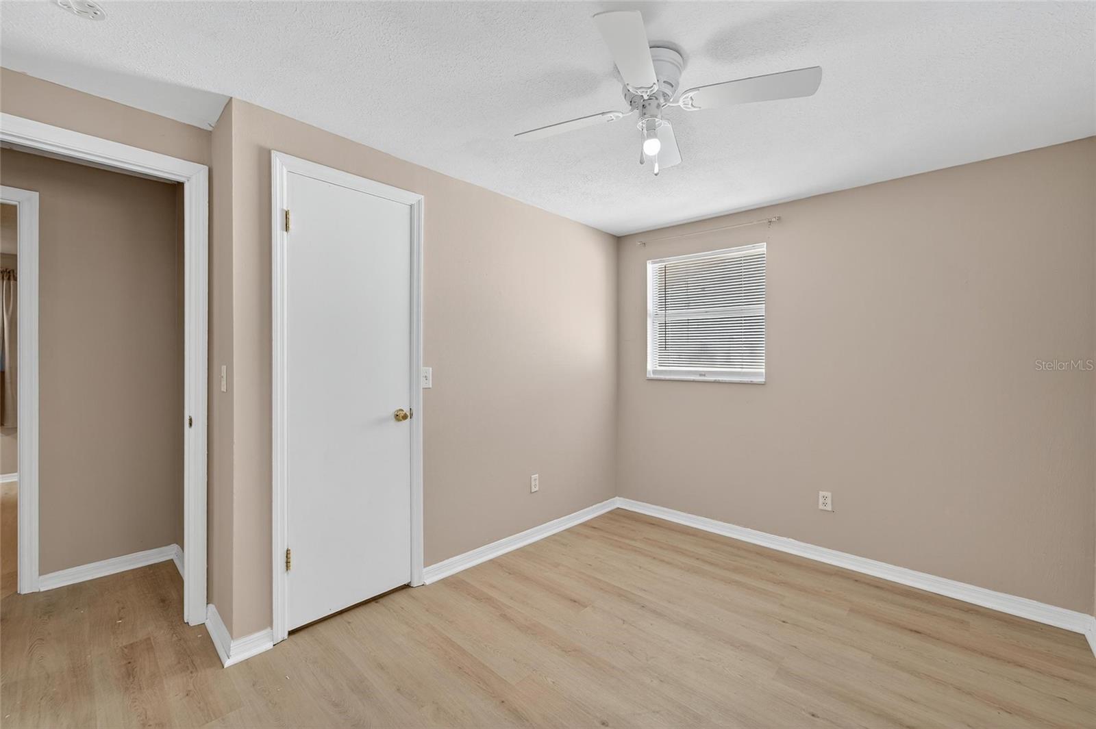Image 33 of 68 For 1712 Village Court