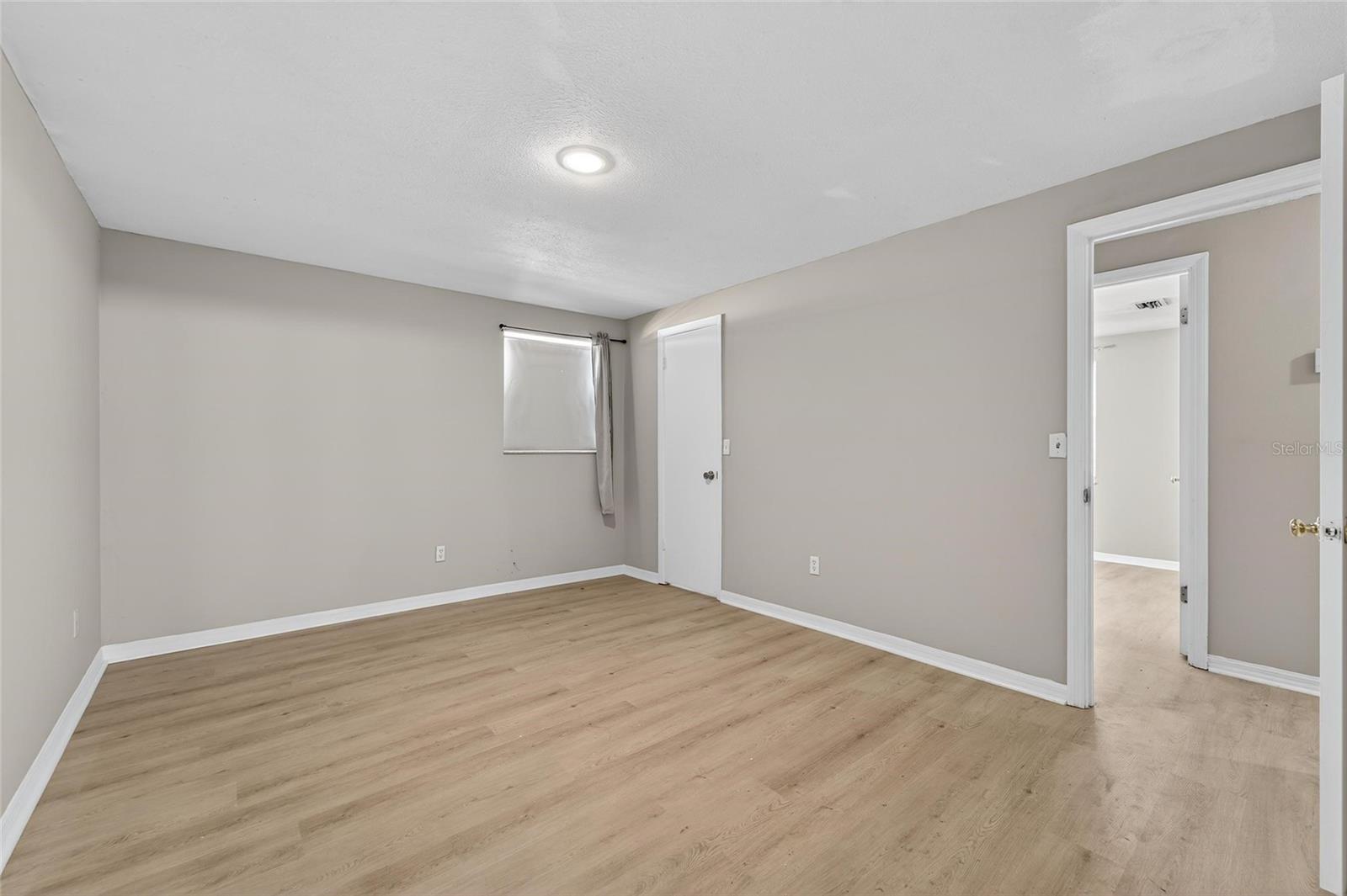 Image 34 of 68 For 1712 Village Court