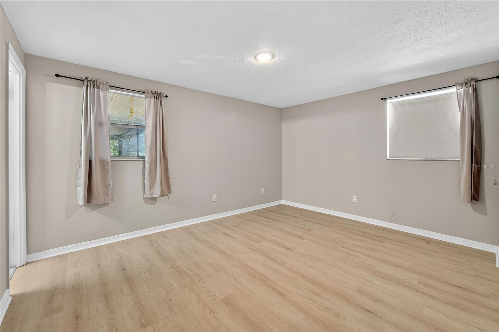 Image 36 of 68 For 1712 Village Court