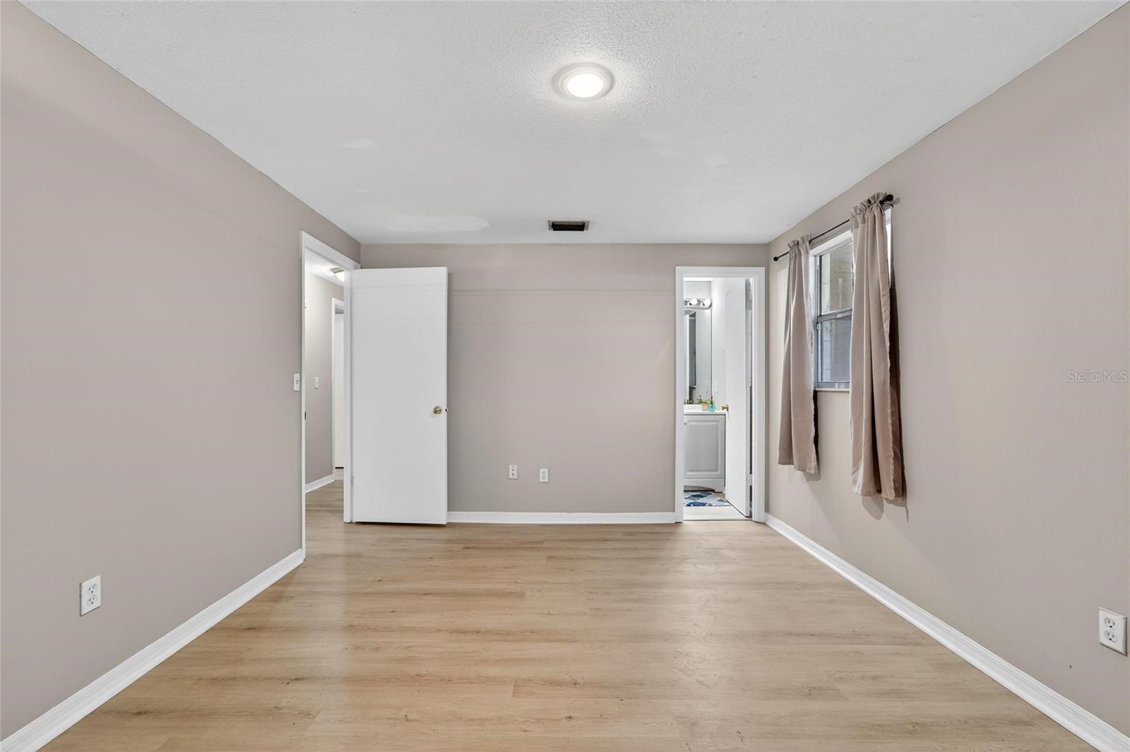 Image 38 of 68 For 1712 Village Court