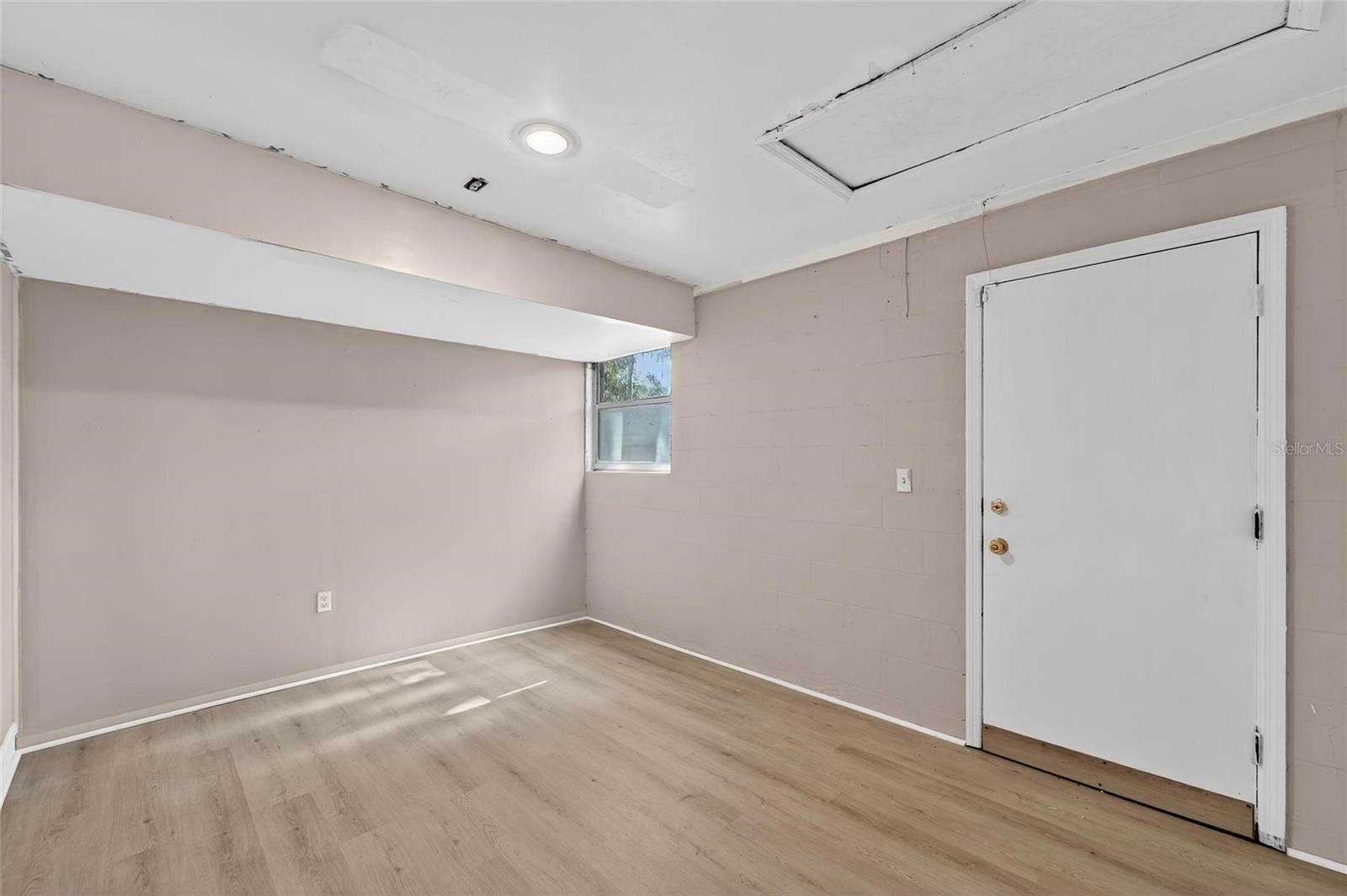 Image 47 of 68 For 1712 Village Court