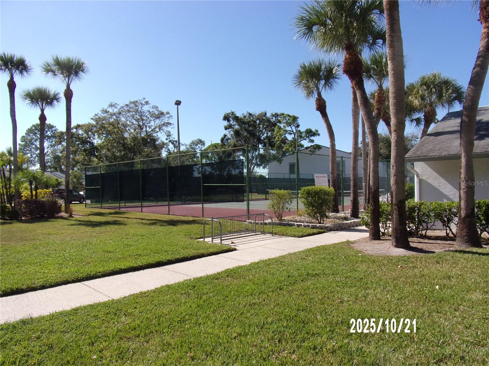 Image 17 of 19 For 1345 Pine Ridge Circle E C2