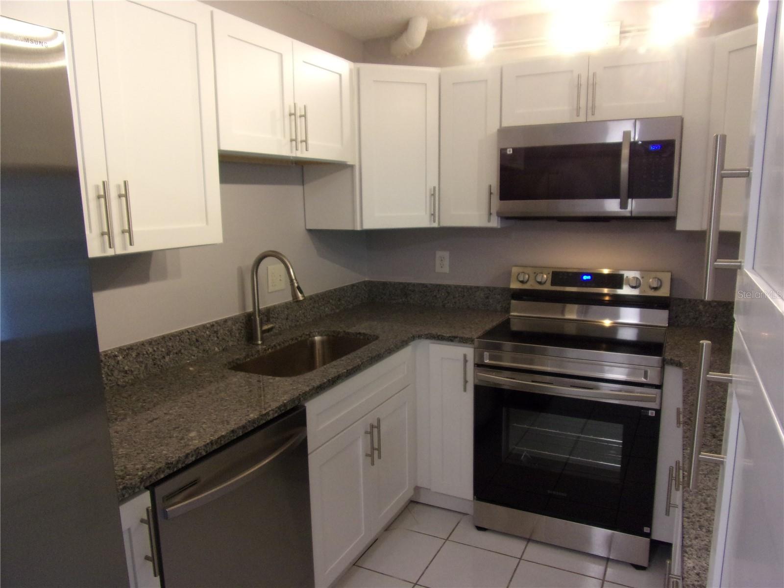 Image 4 of 19 For 1345 Pine Ridge Circle E C2