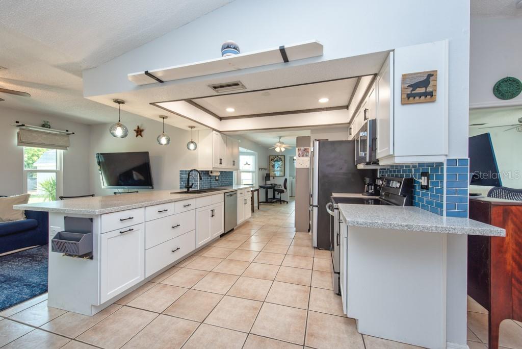 Image 10 of 59 For 6190 Philco Street