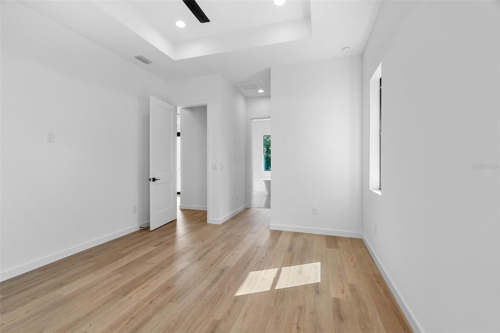 Image 19 of 38 For 4037 Cinderella Road