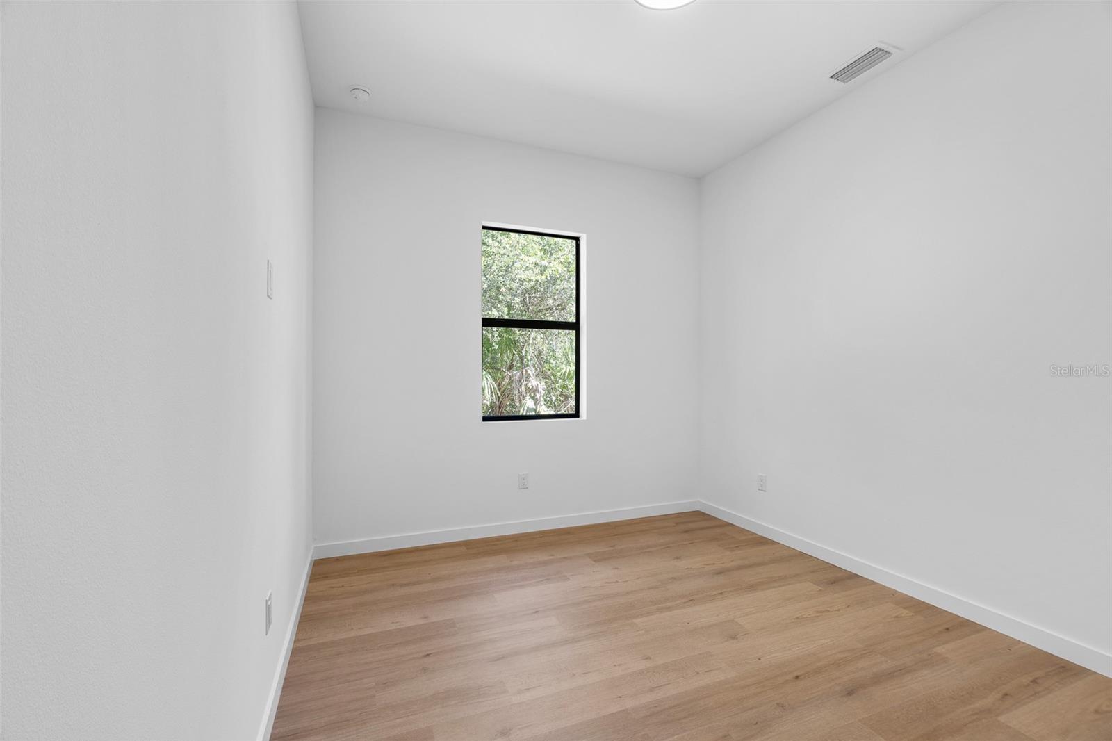 Image 25 of 38 For 4037 Cinderella Road