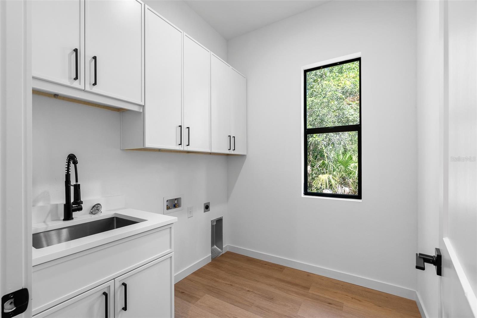 Image 31 of 38 For 4037 Cinderella Road