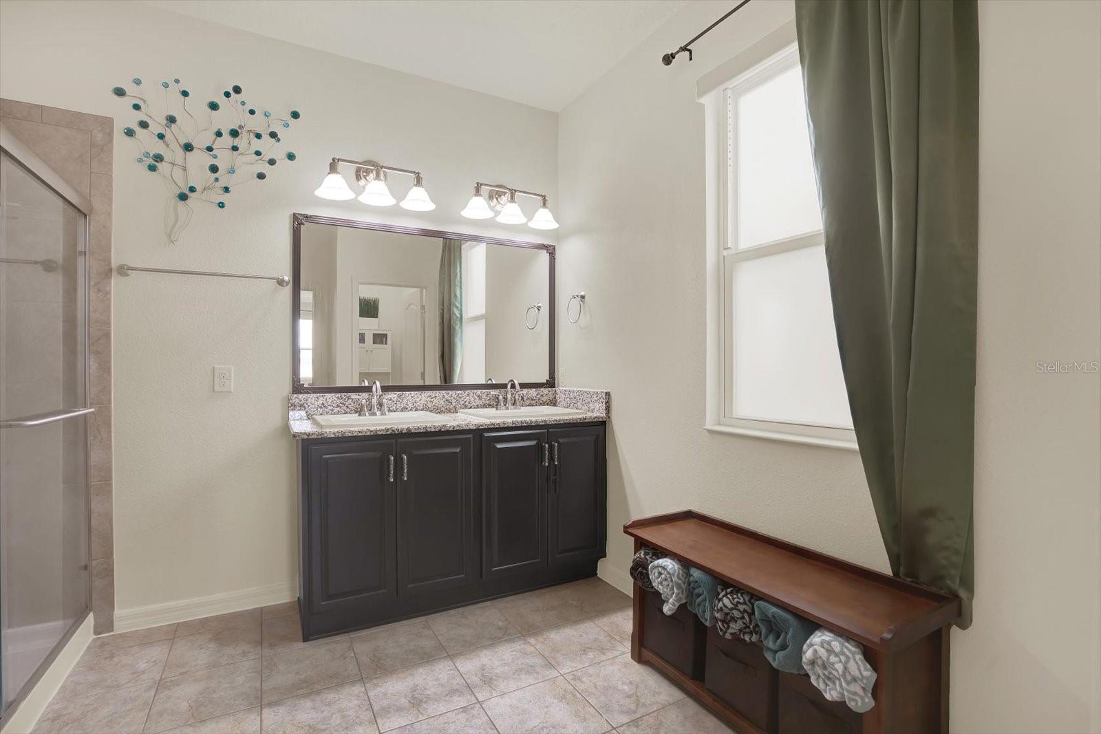 Image 31 of 52 For 11529 Luckygem Drive