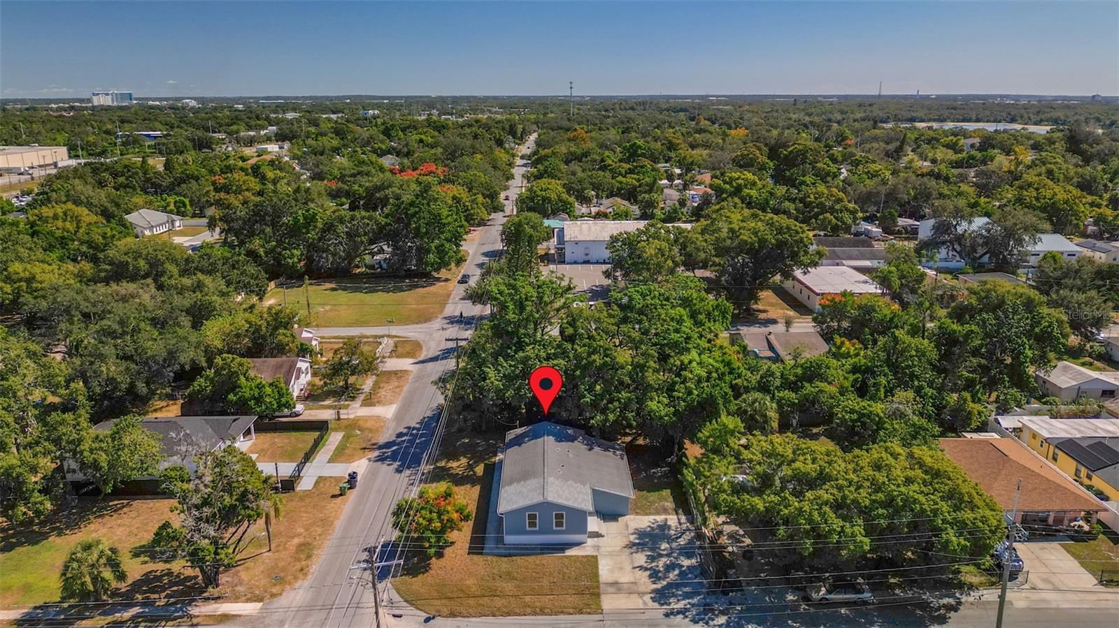 Listing photo id 25 for 3723 Temple Street