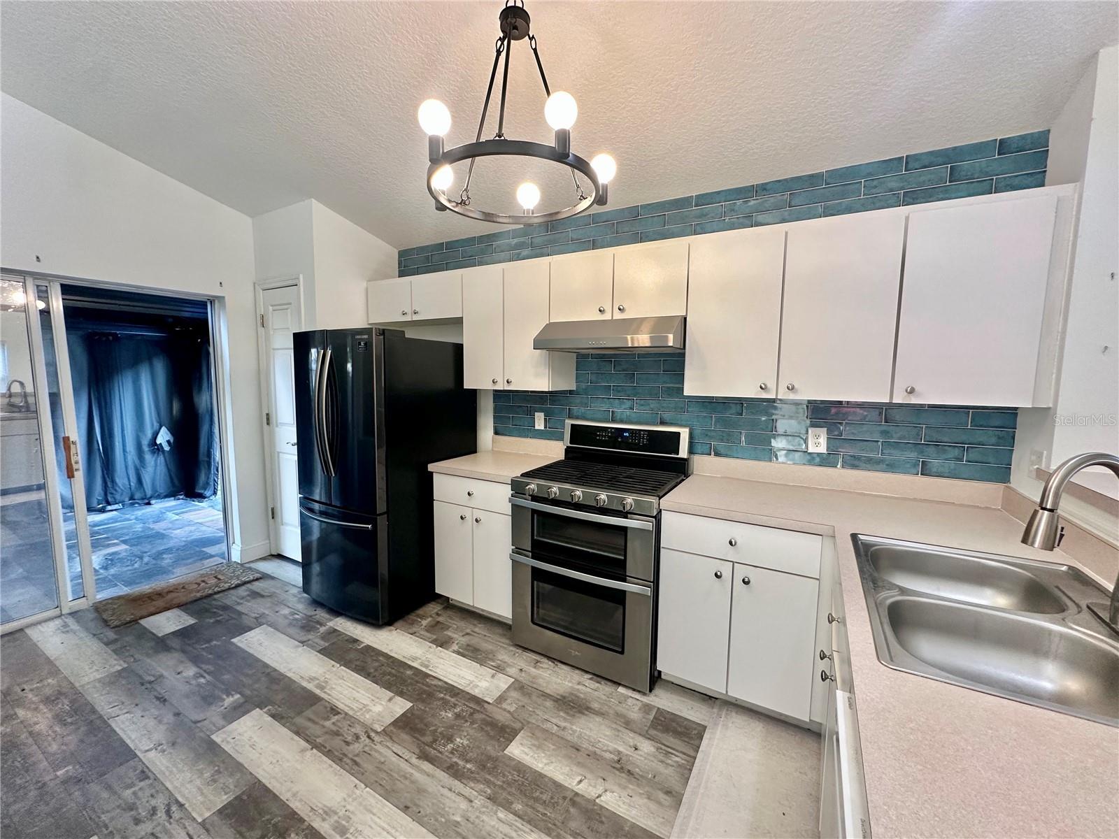 Image 10 of 27 For 8434 Hawbuck Street