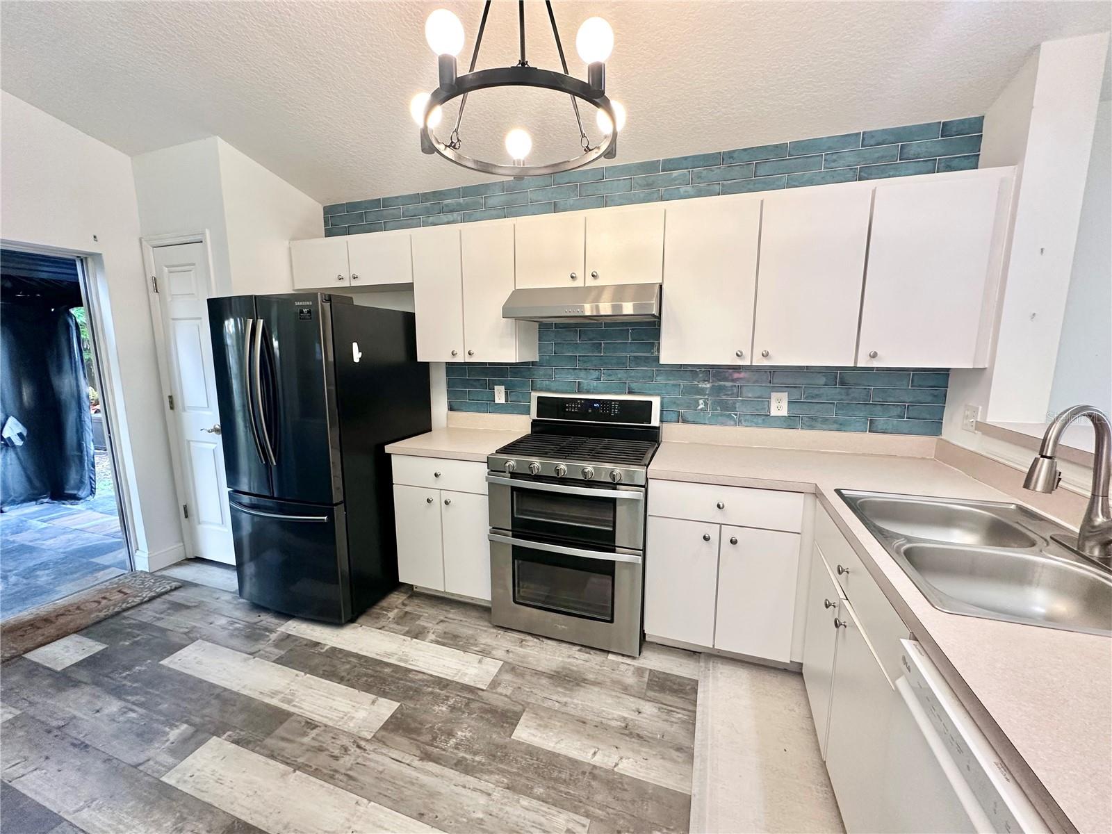 Image 9 of 27 For 8434 Hawbuck Street