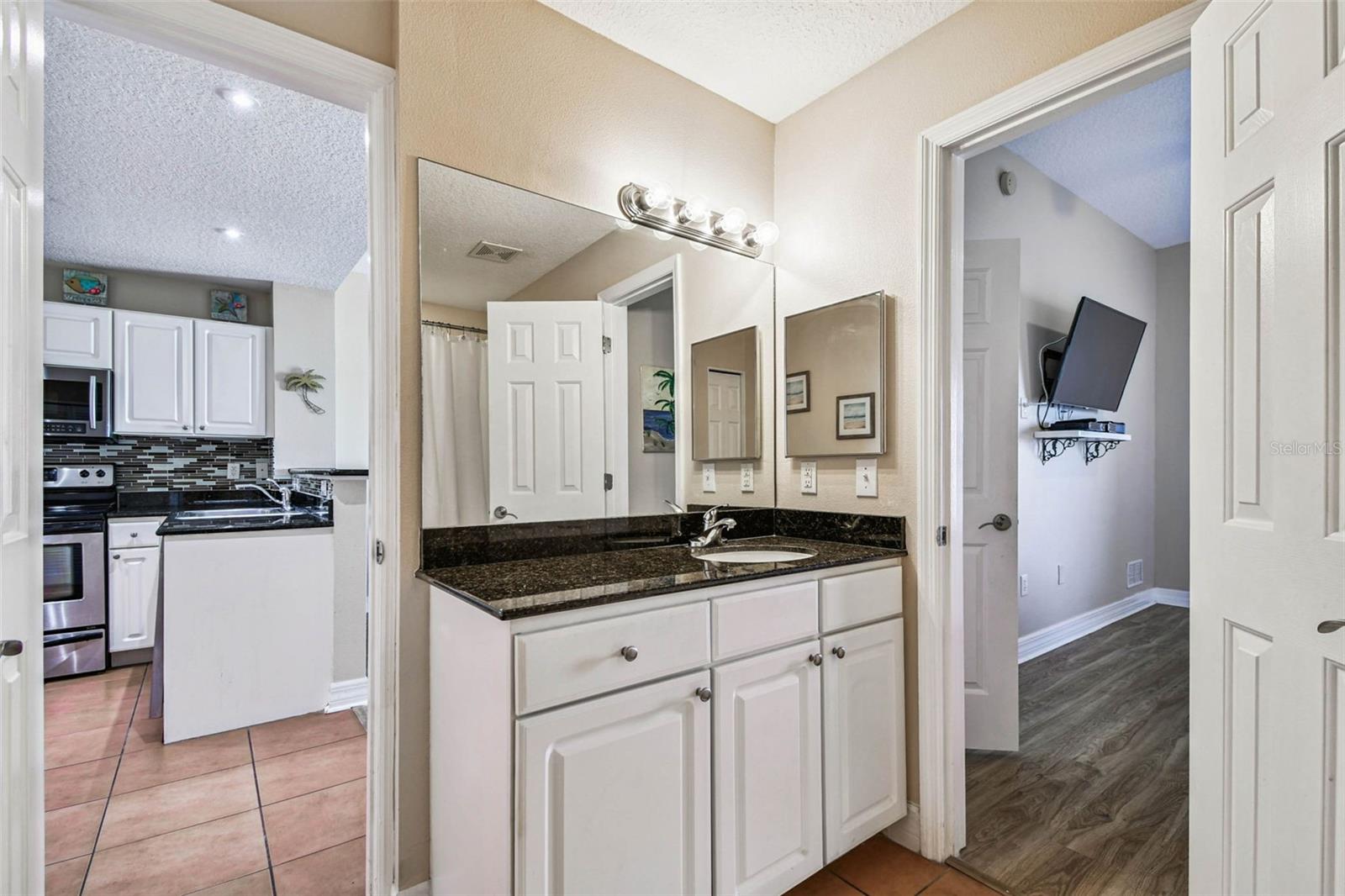 Image 16 of 32 For 13235 Gulf Boulevard 407