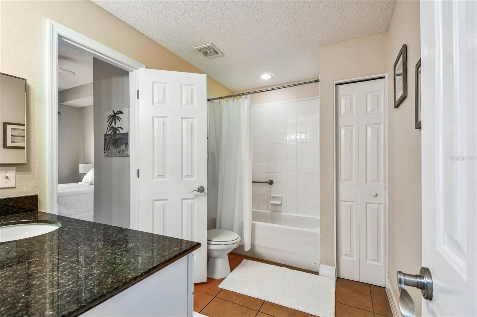 Image 18 of 32 For 13235 Gulf Boulevard 407