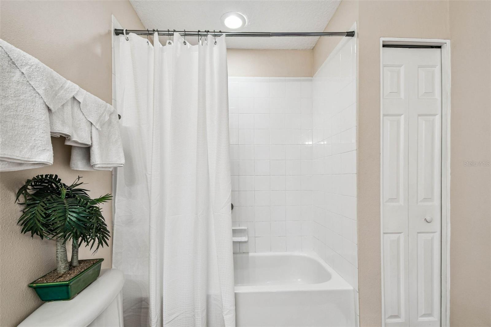 Image 19 of 32 For 13235 Gulf Boulevard 407