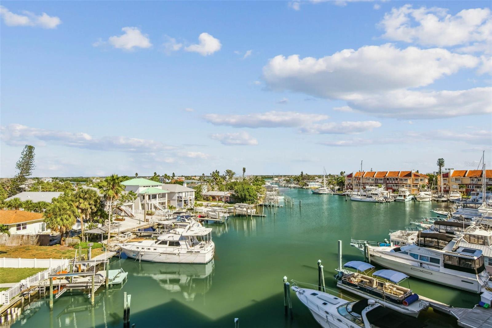 Image 2 of 32 For 13235 Gulf Boulevard 407