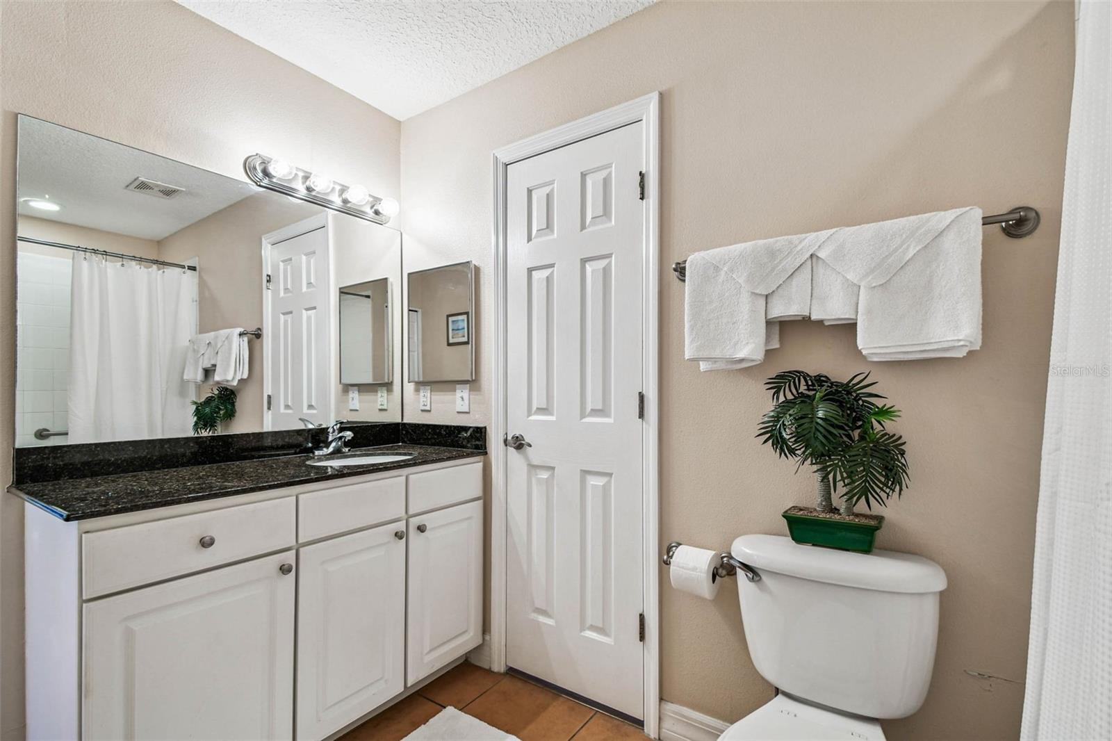 Image 20 of 32 For 13235 Gulf Boulevard 407