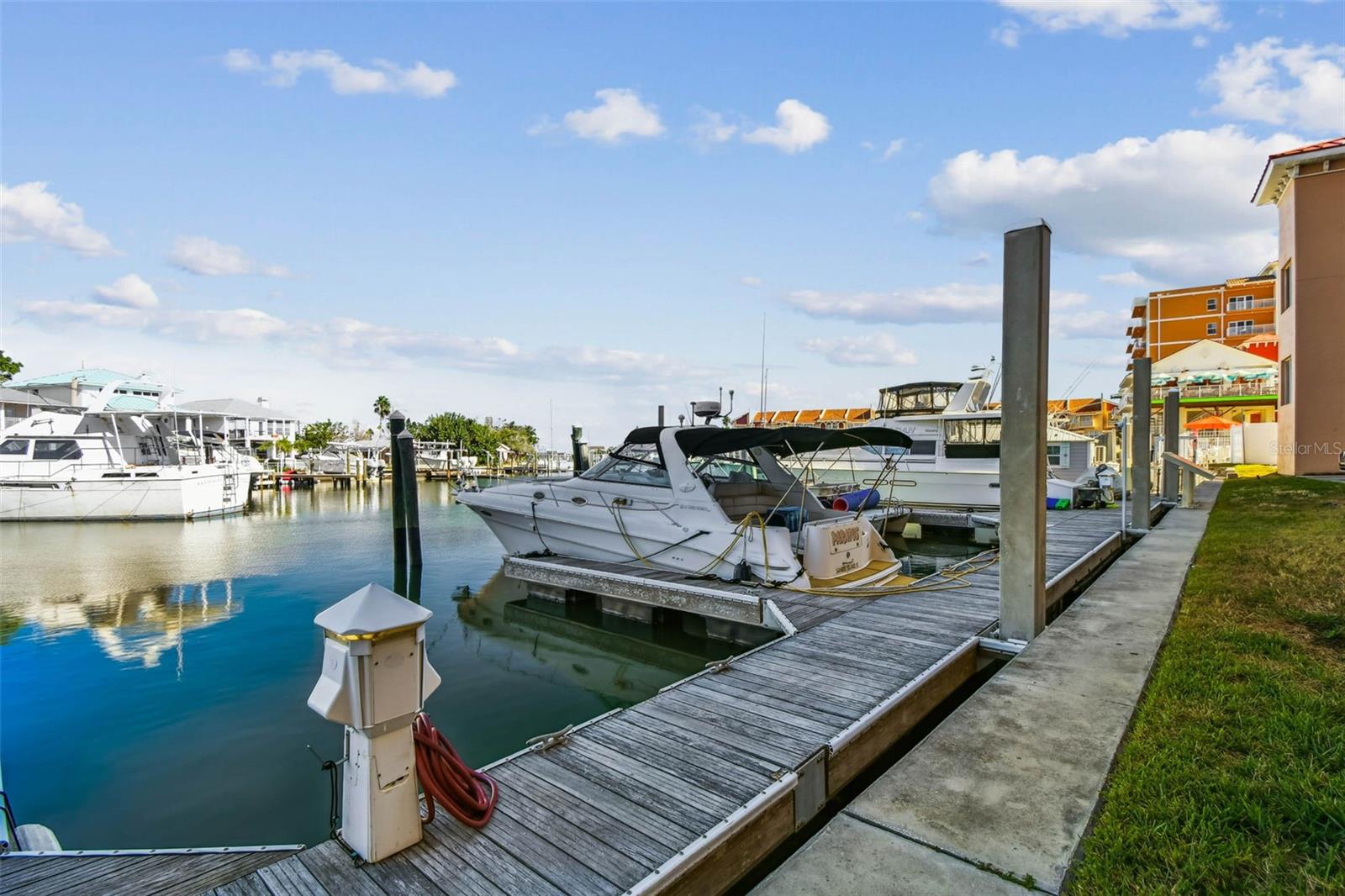 Image 24 of 32 For 13235 Gulf Boulevard 407