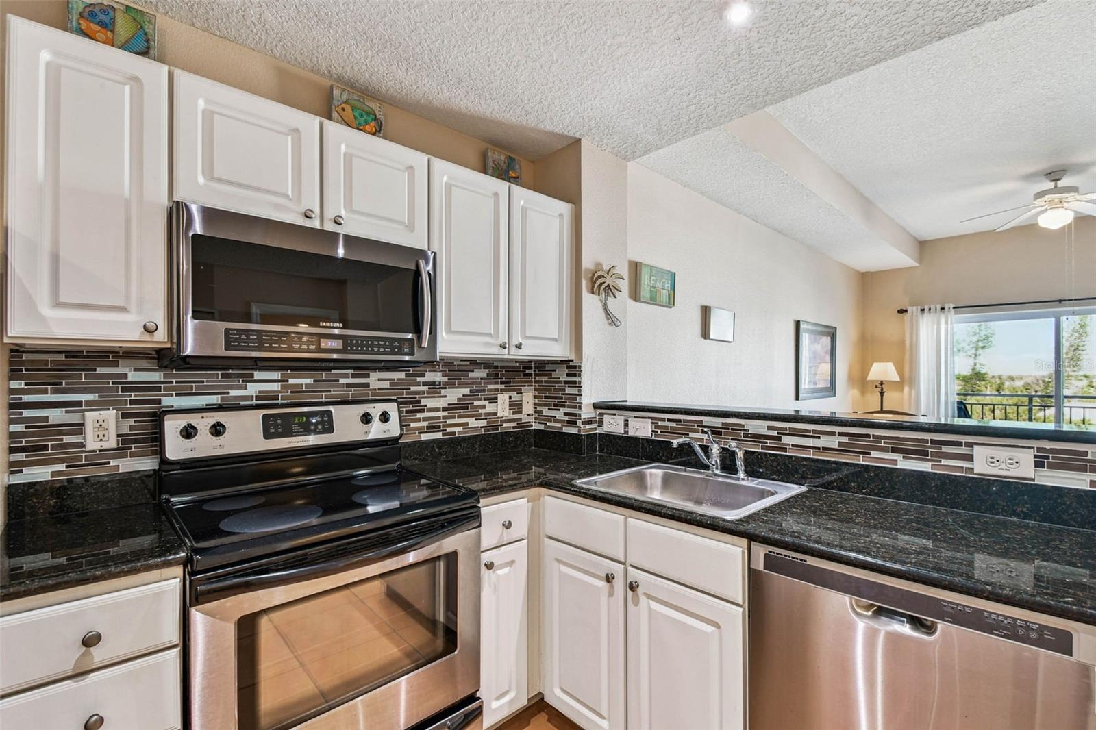 Image 8 of 32 For 13235 Gulf Boulevard 407