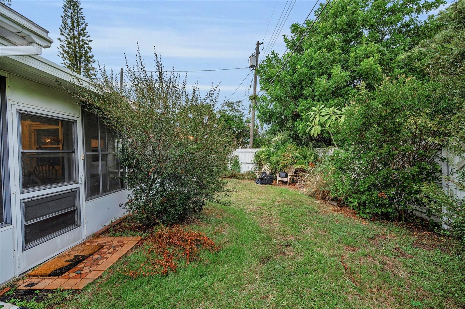 Image 24 of 26 For 1479 Evergreen Avenue