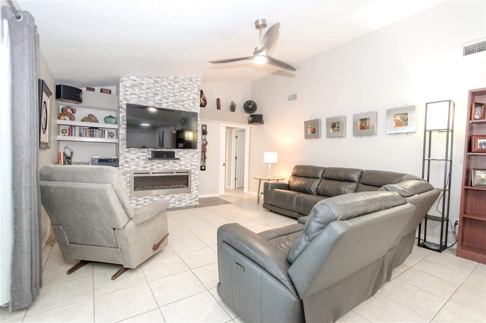 Image 14 of 42 For 2614 Crestfield Drive