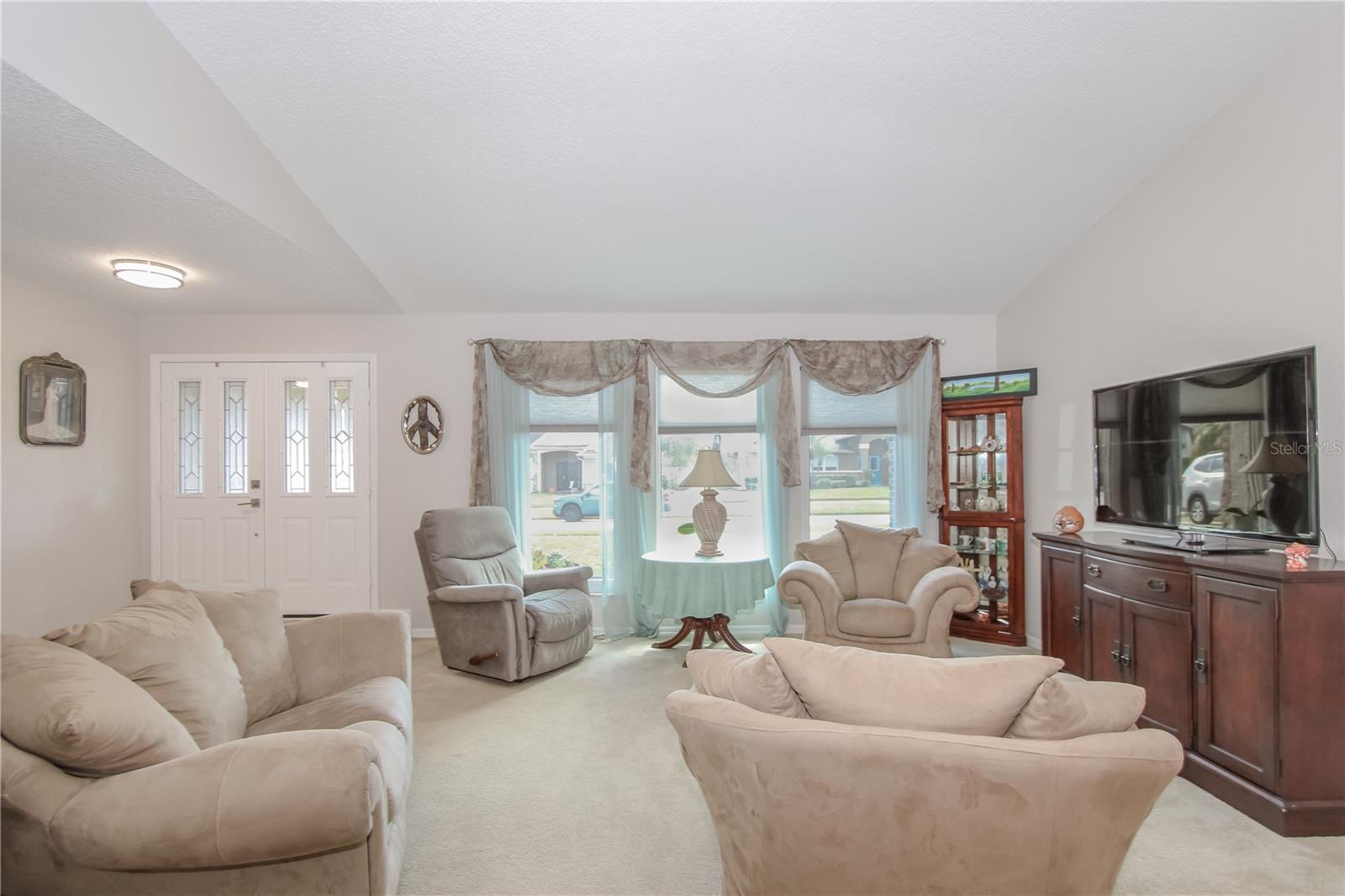 Image 4 of 42 For 2614 Crestfield Drive