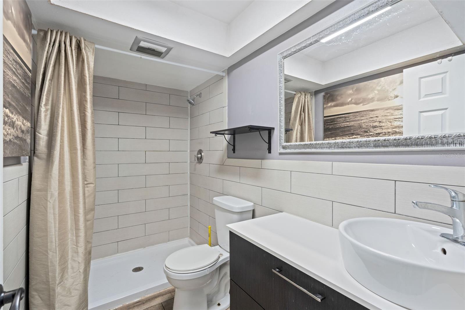 Image 18 of 33 For 2020 Coronet Lane