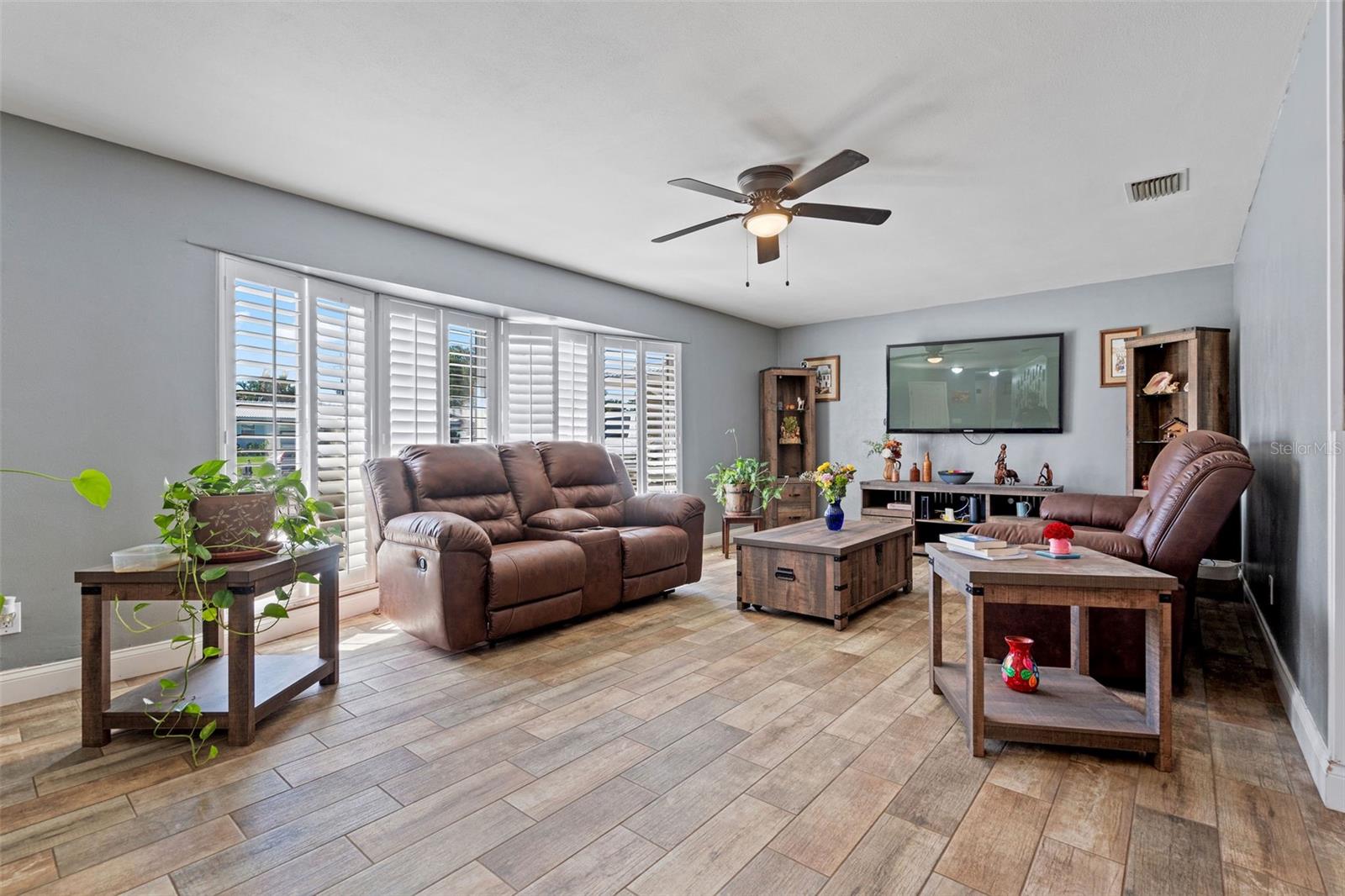Image 5 of 33 For 2020 Coronet Lane