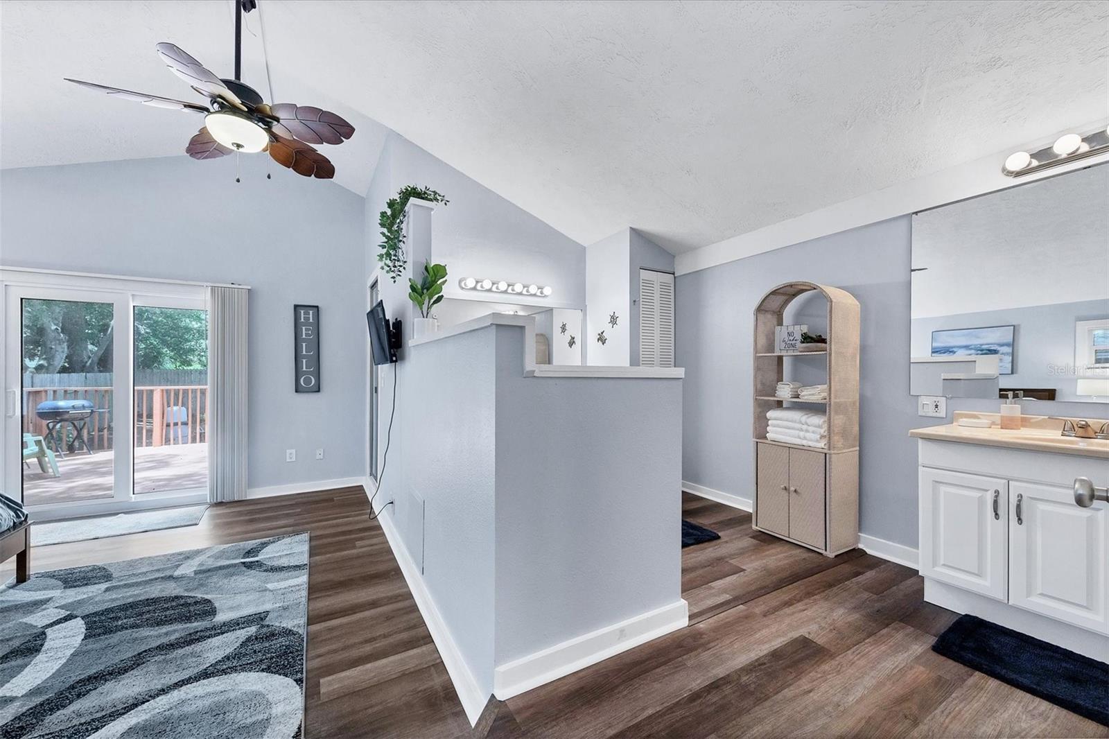 Image 18 of 32 For 900 Beverly Avenue