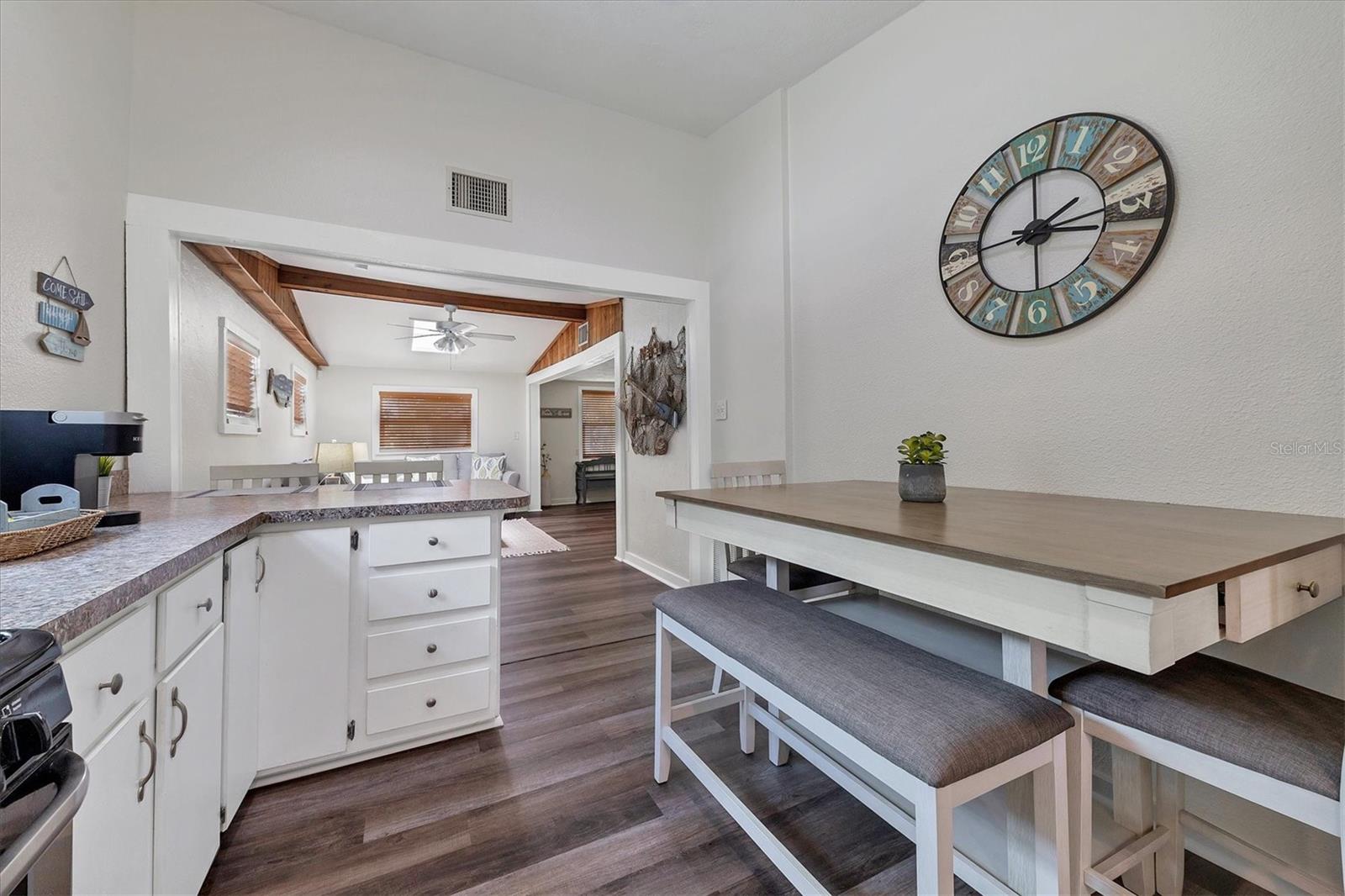 Image 8 of 32 For 900 Beverly Avenue