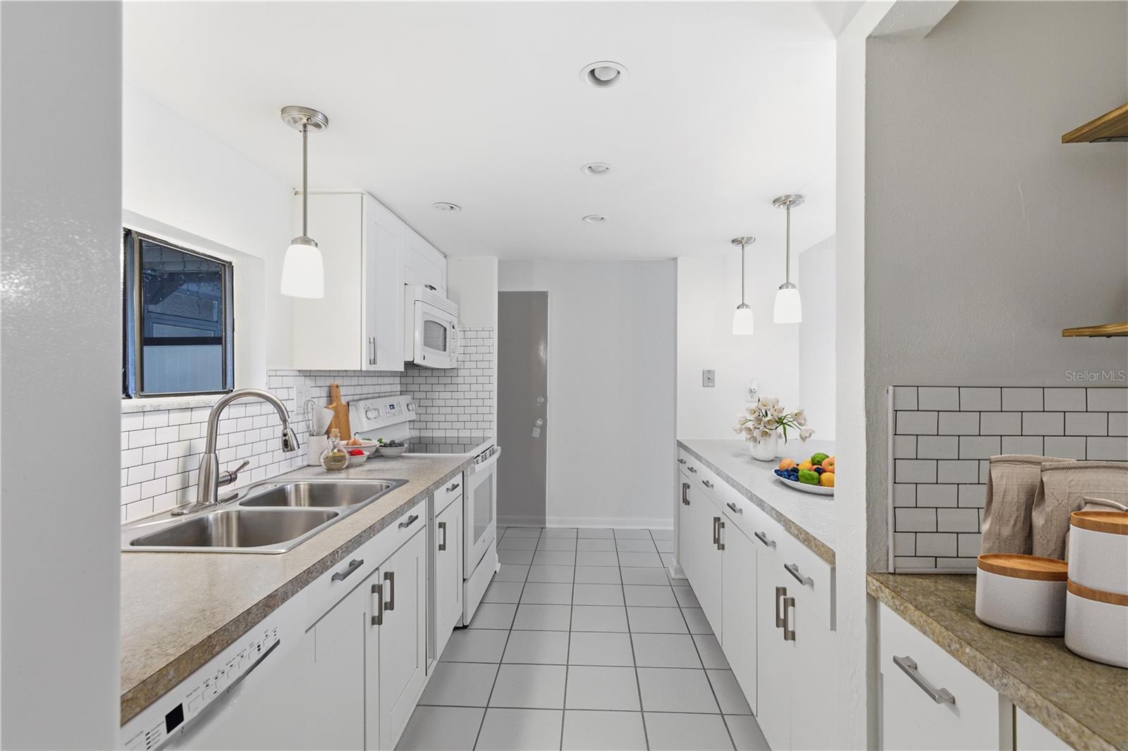 Image 3 of 21 For 8632 Cattail Drive