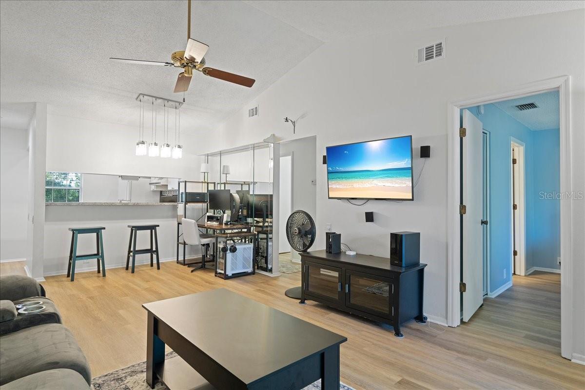Image 15 of 65 For 5265 Bay Drive 622