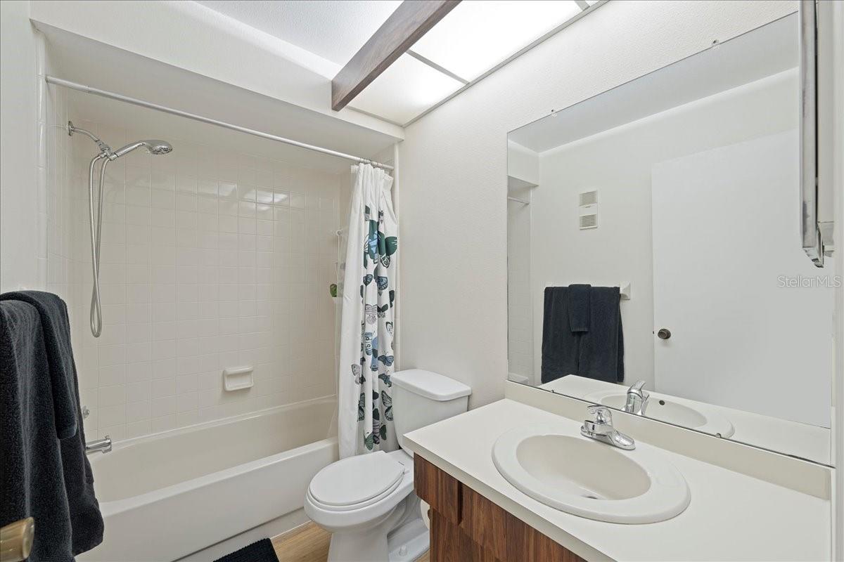 Image 29 of 65 For 5265 Bay Drive 622