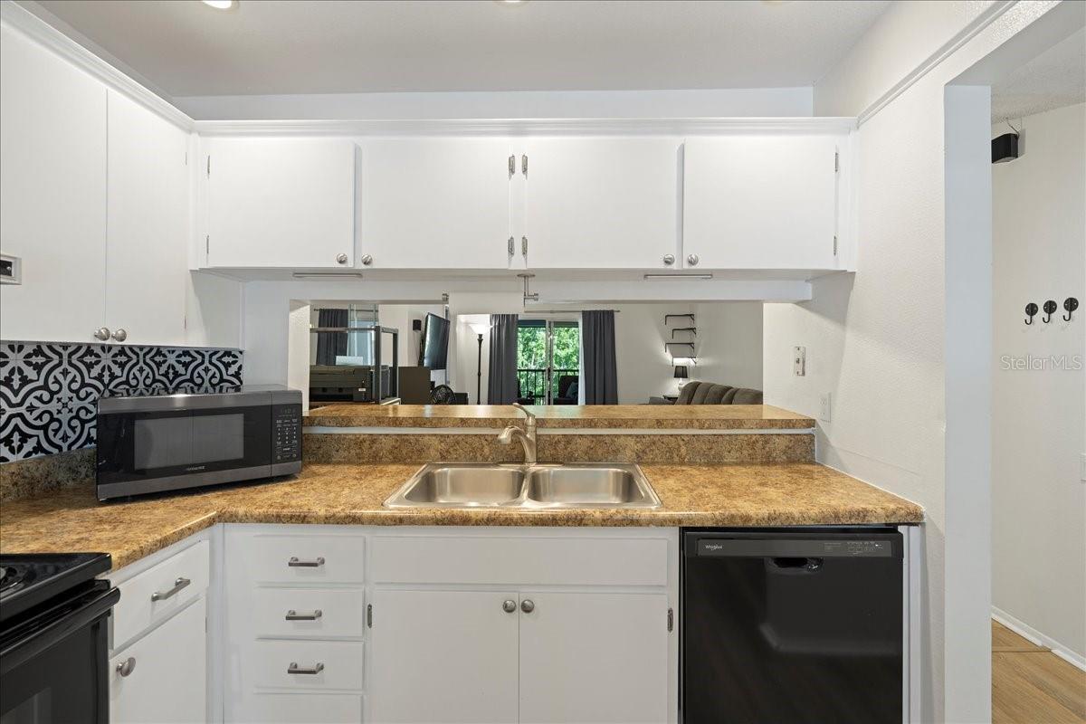 Image 8 of 65 For 5265 Bay Drive 622