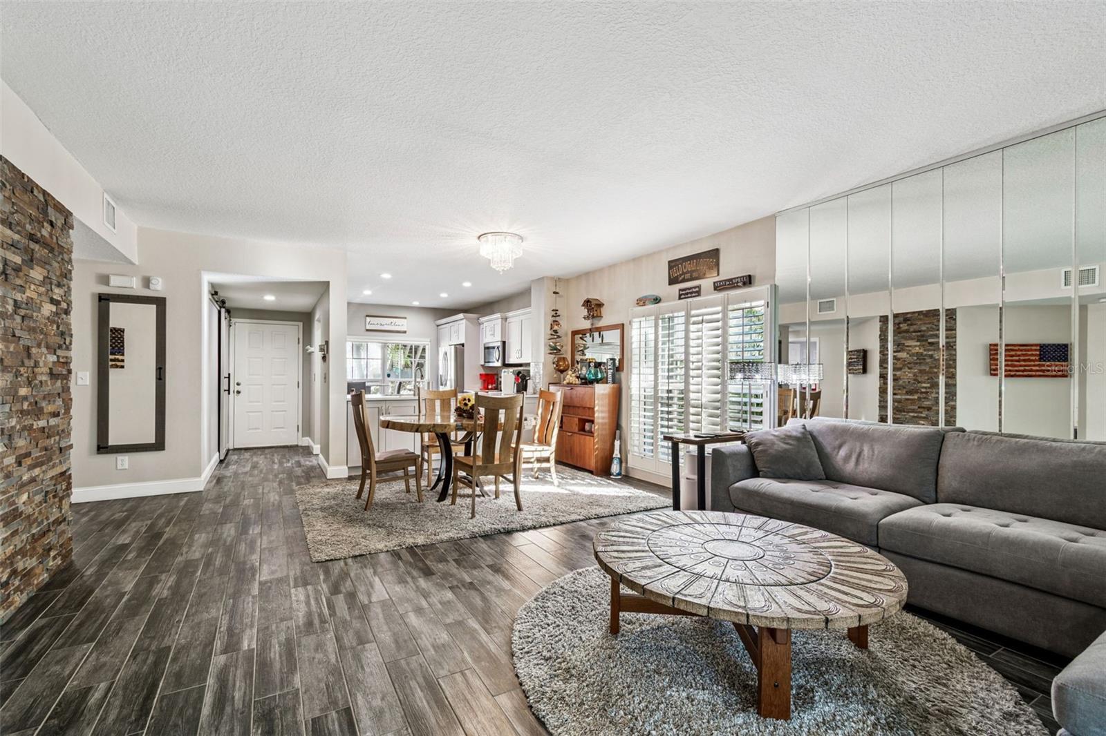 Image 17 of 90 For 11320 Harbor Way 1720