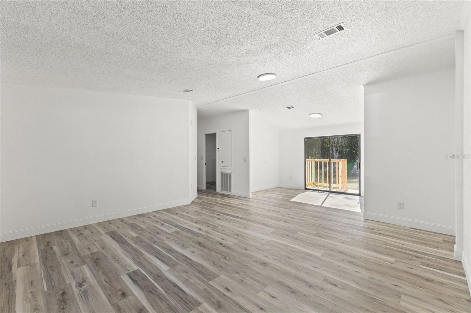 Image 17 of 47 For 6718 Pershing Drive