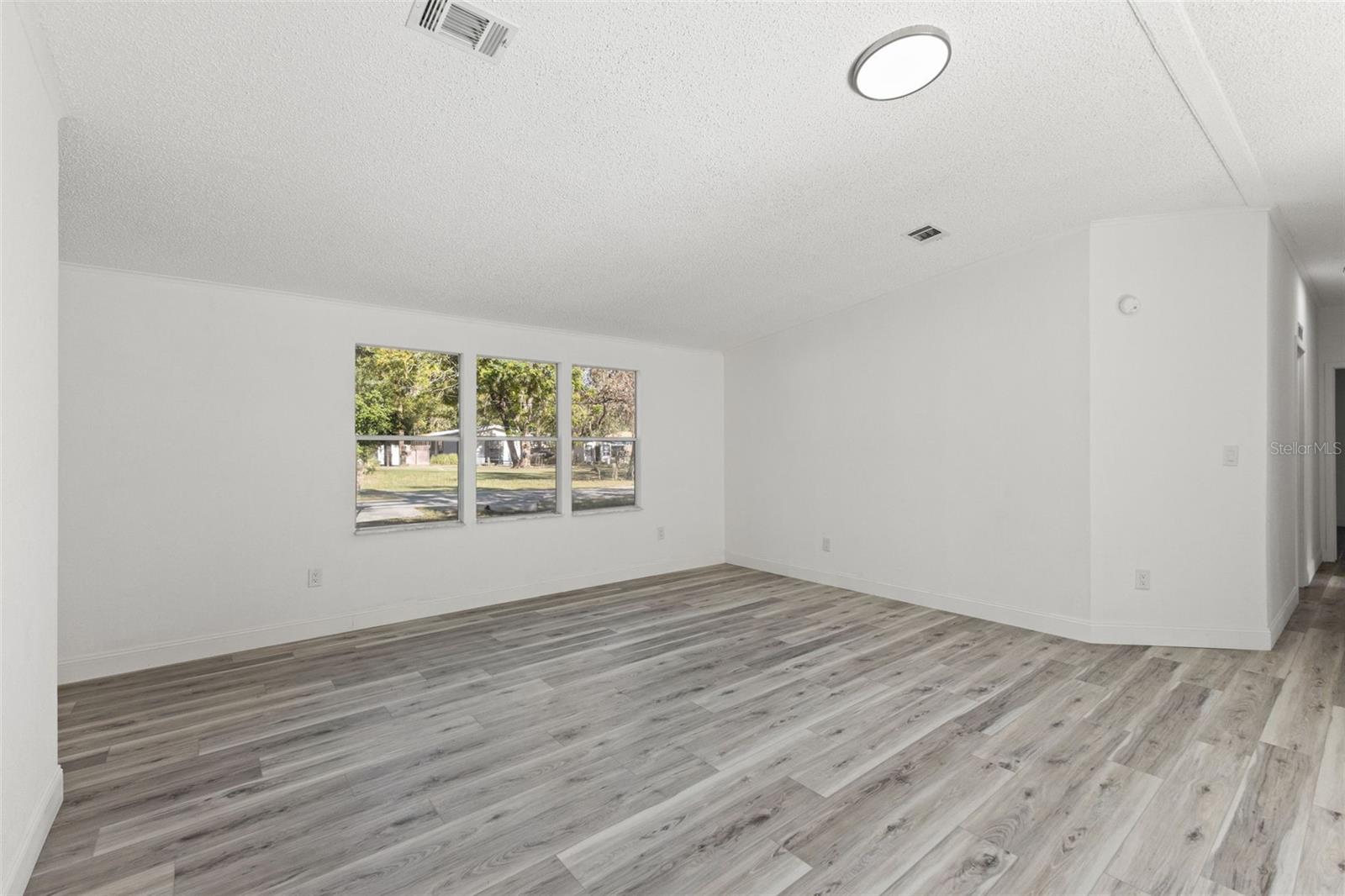 Image 18 of 47 For 6718 Pershing Drive