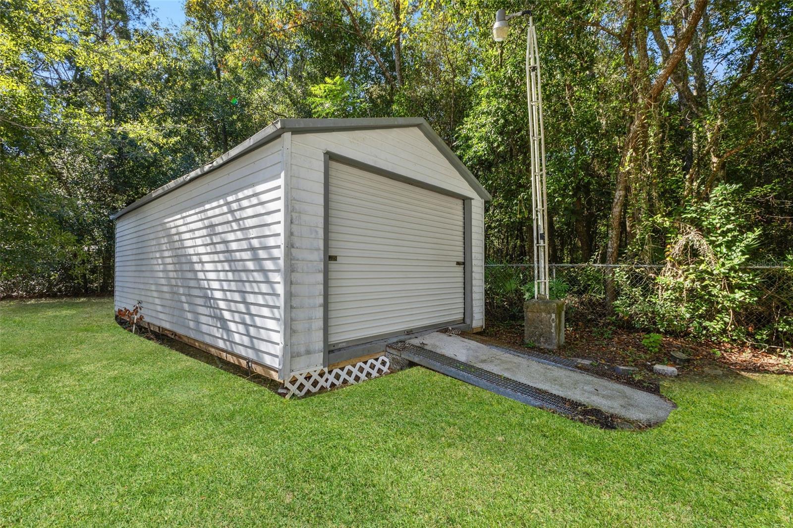 Image 36 of 47 For 6718 Pershing Drive