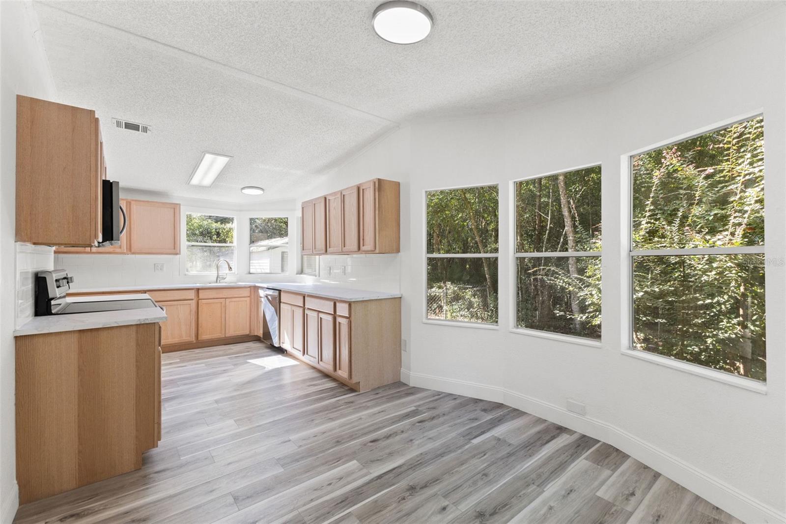 Image 5 of 47 For 6718 Pershing Drive