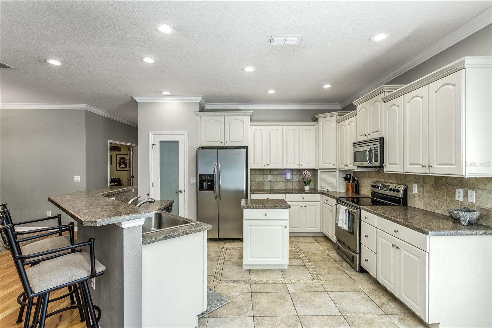 Image 10 of 35 For 22454 Weeks Boulevard