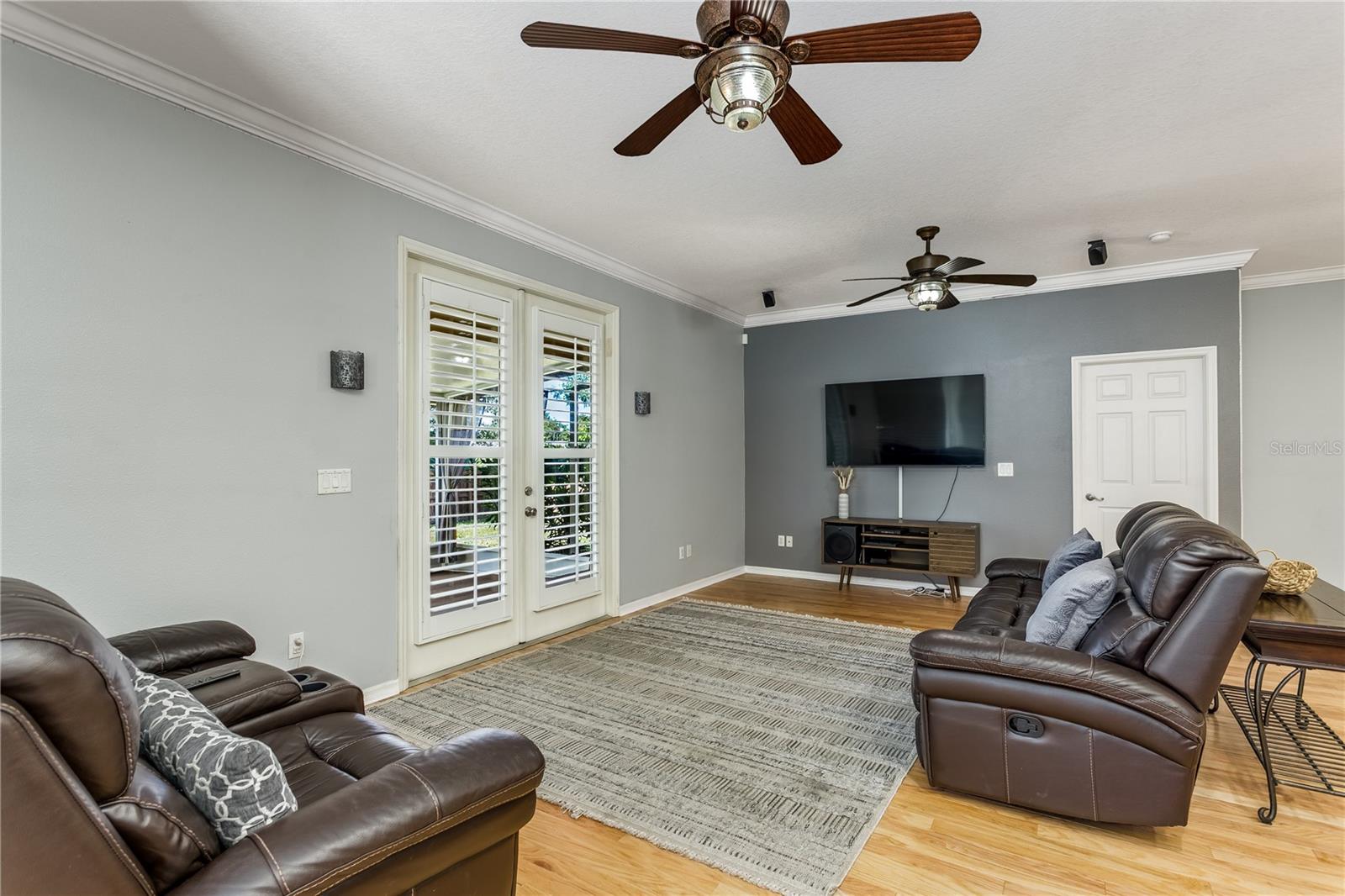 Image 13 of 35 For 22454 Weeks Boulevard