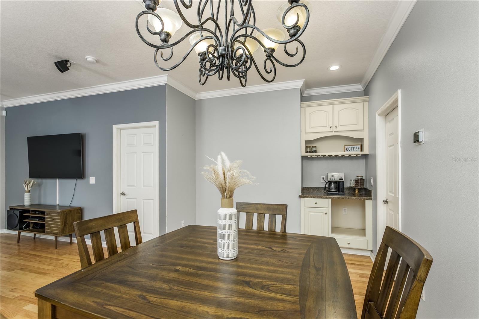 Image 16 of 35 For 22454 Weeks Boulevard