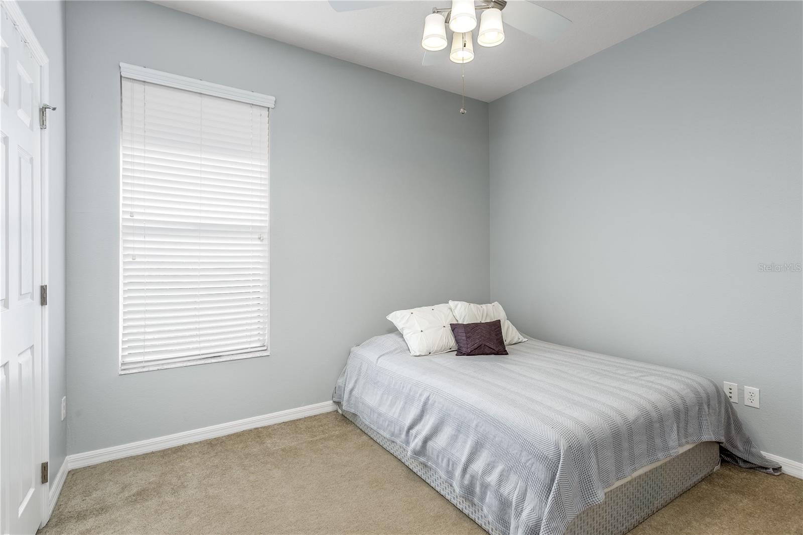 Image 21 of 35 For 22454 Weeks Boulevard