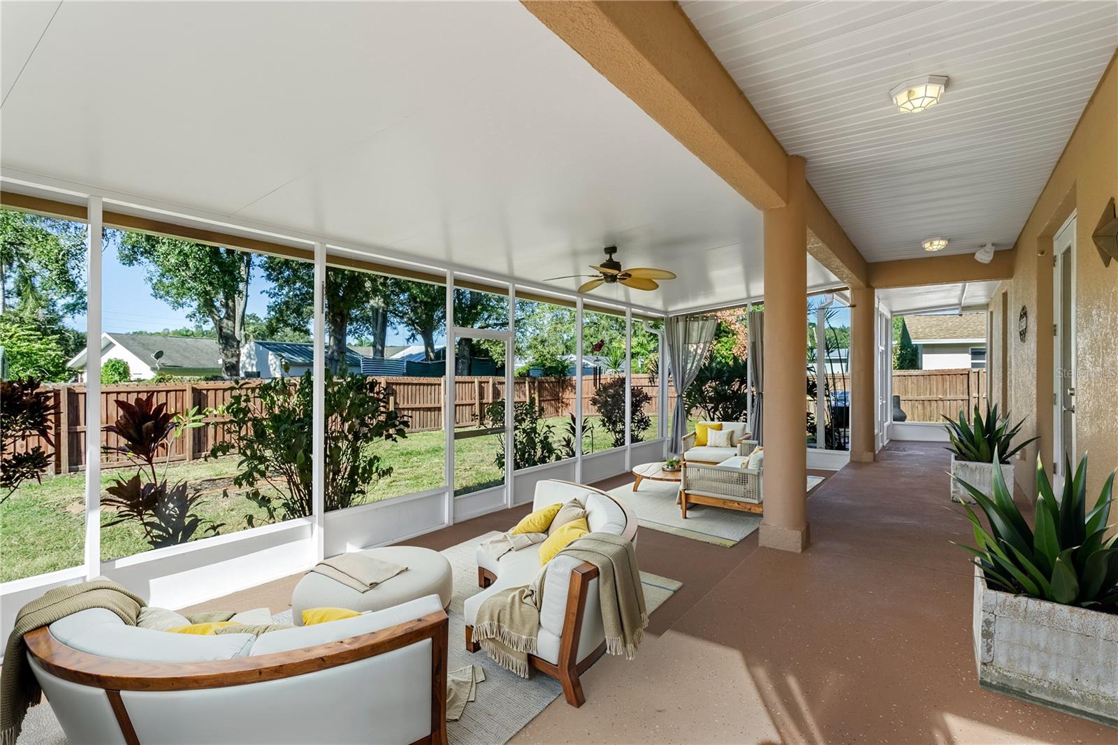 Image 23 of 35 For 22454 Weeks Boulevard